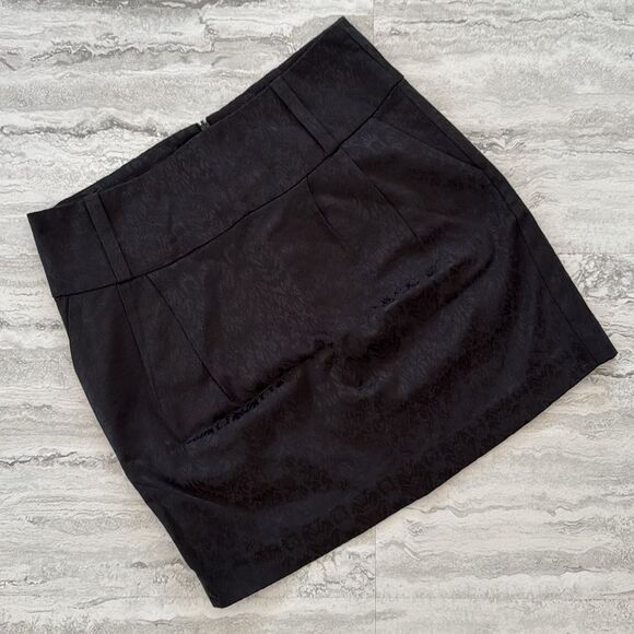 BLACK JACQUARD PRINT MINI SKIRT - Picture 1 of 4